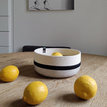 Laden Sie das Bild in den Galerie-Viewer, Ecru Schwarz