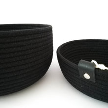 Laden Sie das Bild in den Galerie-Viewer, Schwarz