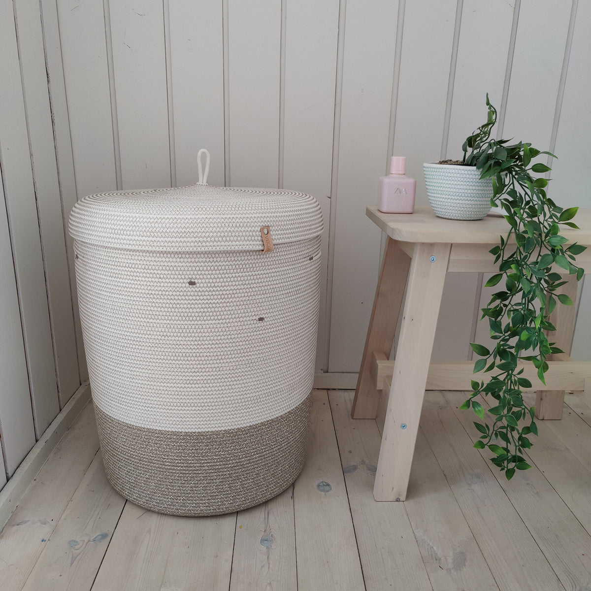 Wäschekorb Boho Melé & Weiß – KOBA handmade in Belgium