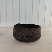 Laden Sie das Bild in den Galerie-Viewer, Golden  Bowl