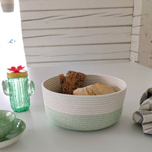 Load image into Gallery viewer, Mint Melé &amp; White