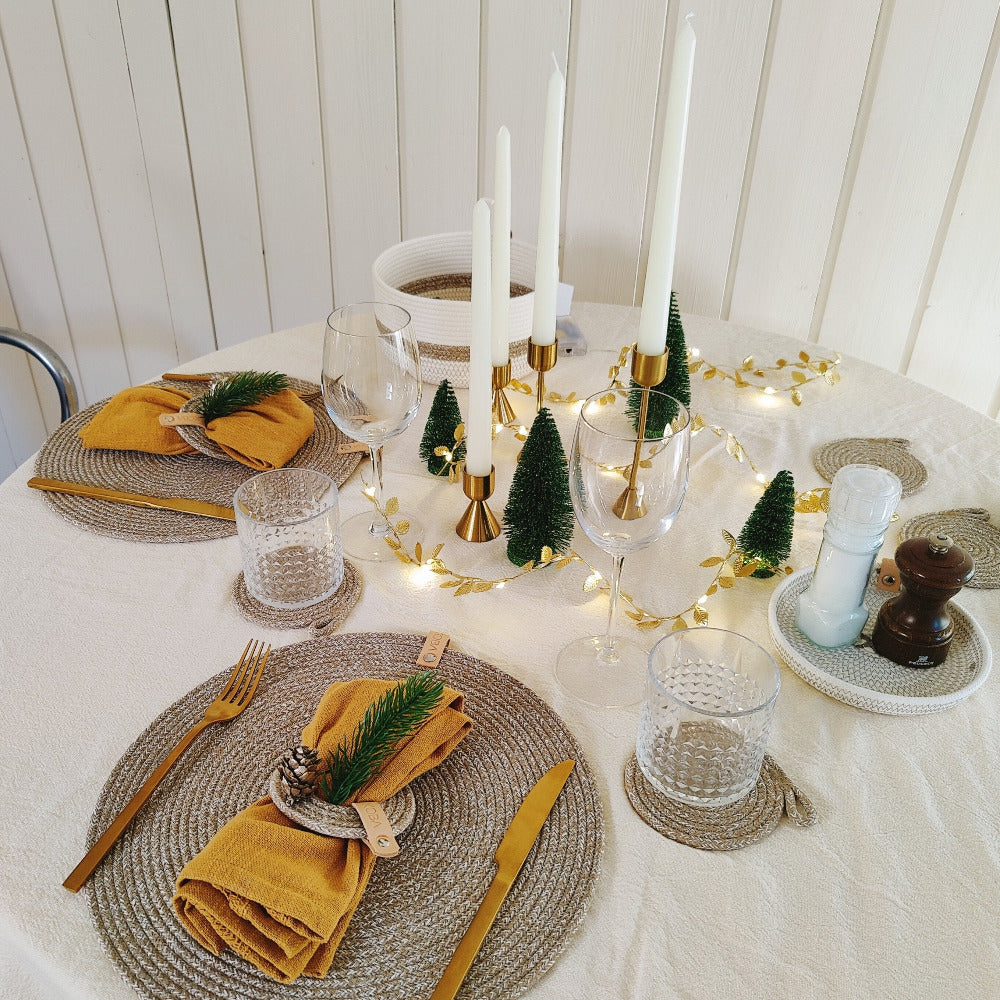 Placemats in Boheemse stijl, handgemaakt, boho plekmatjies stel van 12, handgemaakte geweefde primêre kleure gras meelmatte en natuurlike katoen linne jute met tossel Placemats in Boheemse stijl, handgemaakt, boho plekmatjies stel van 12, handgemaakte geweefde primêre kleure gras meelmatte en natuurlike katoen linne jute met tossel